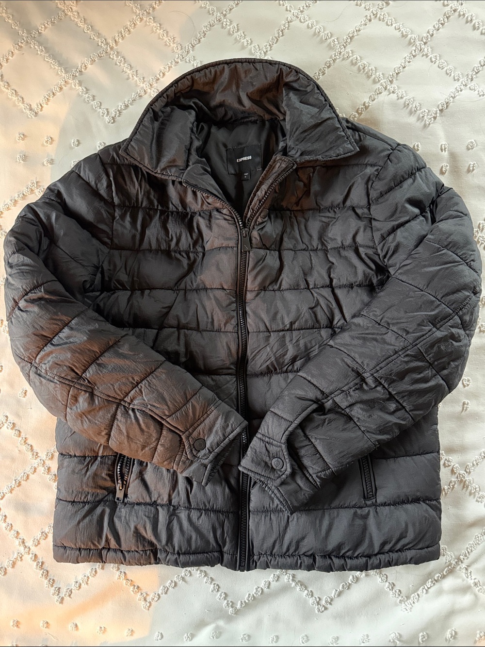 Express Black Lighweight Quilted Puffer Jacket Size Medium NWOT - Picture 1 of 11